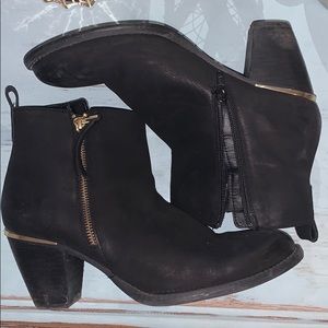 black boot heels